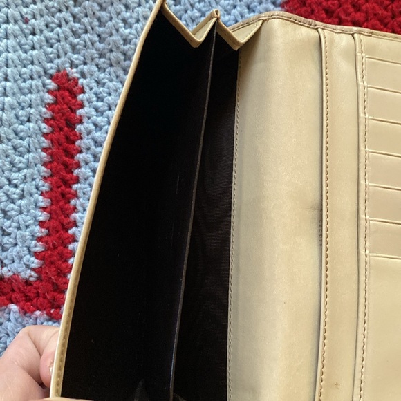 Gucci wallet with original box - Picture 13 of 17